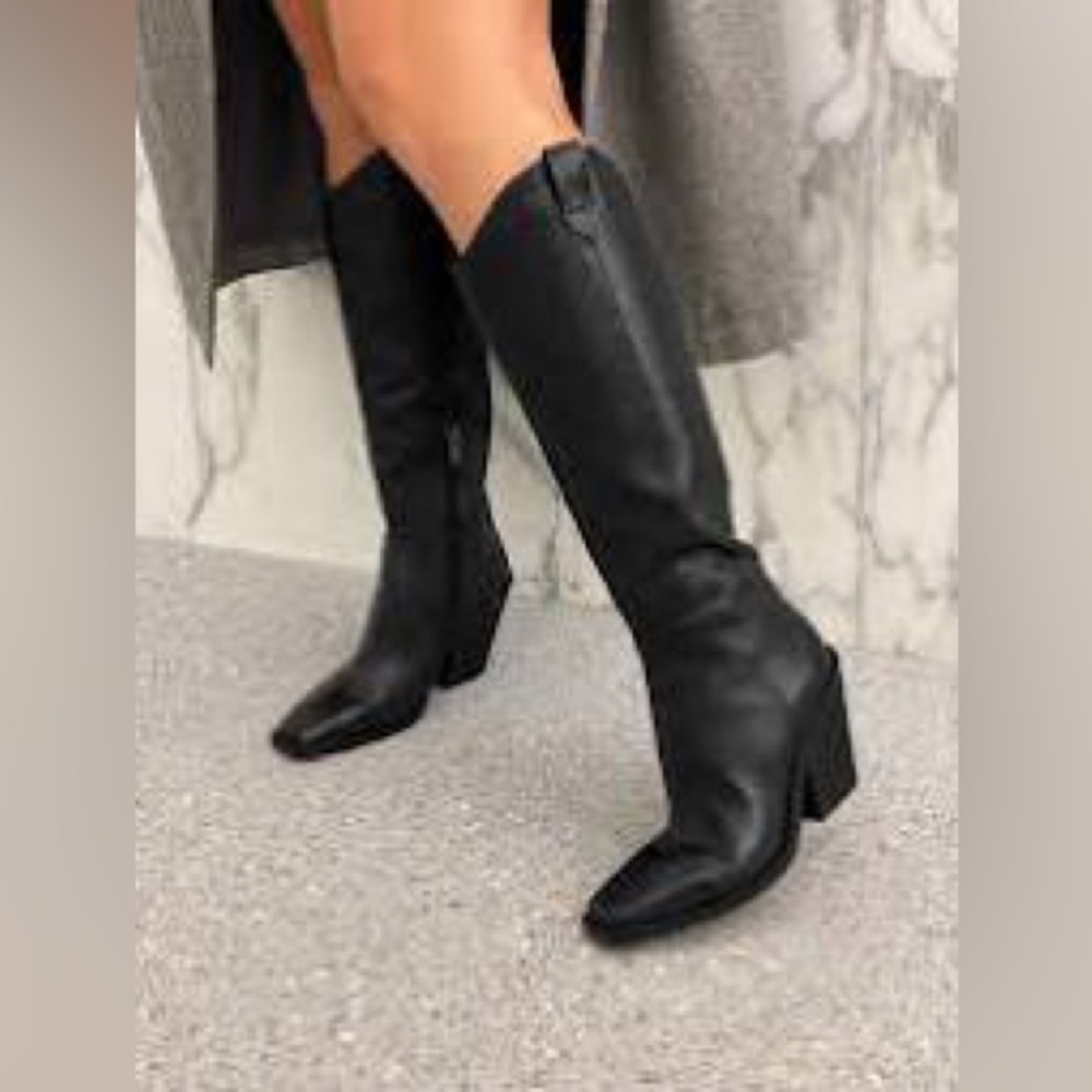 NWT Vince Camuto Afelia Boot